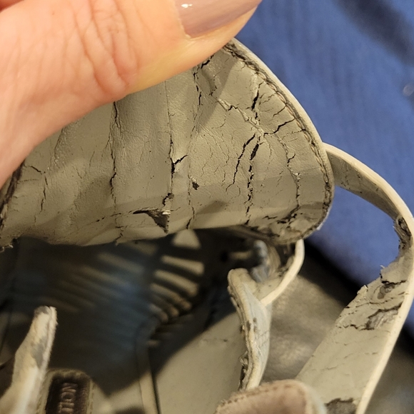 BCBG Womens Grey Leather Open Toe Buckle Stiletto Heel Ankle Strap Booties 6M - Picture 16 of 16